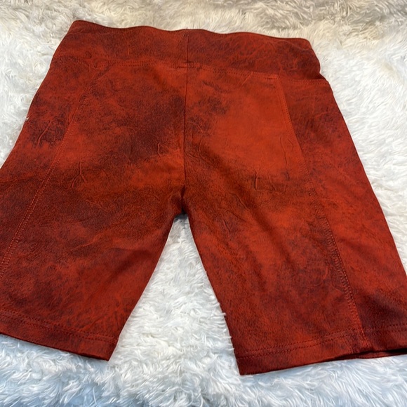 Free People woman’s rust colored shorts - Picture 3 of 9